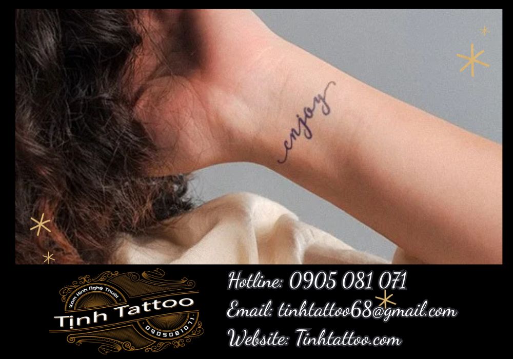 Xăm hình mini cổ tay là một xu hướng xăm hình được yêu thích trong những năm gần đây, với ưu điểm là nhỏ gọn, tinh tế và dễ dàng tạo điểm nhấn cá nhân mà không quá phô trương.
